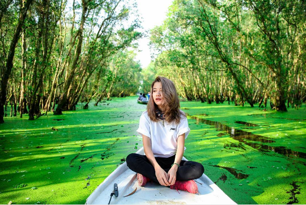 Miền Tây hiện vẫn là địa điểm an toàn giữa mùa dịch khi chưa phát hiện bất kỳ ca nghi nhiễm COVID-19 nào. Miền Tây Nam Bộ có đến 13 tỉnh thành với nét văn hóa sông nước vô cùng đặc trưng, độc đáo, thú vị nên du khách không cần phải lo chuyện thiếu chỗ chơi.