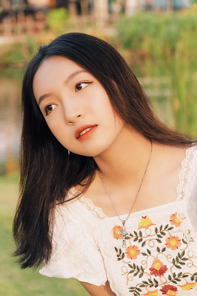 Ước mơ của Thảo Lam là trở thành tiếp viên hàng không, sở hữu chiều cao 1m68, cô nàng hoàn toàn có thể thực hiện mong muốn đó. Nếu không, hot girl cho biết sẽ thi vào ĐH Cần Thơ. Ngay khi bước vào lớp 11, cô đã chuẩn bị cho kỳ thi THPT quốc gia.