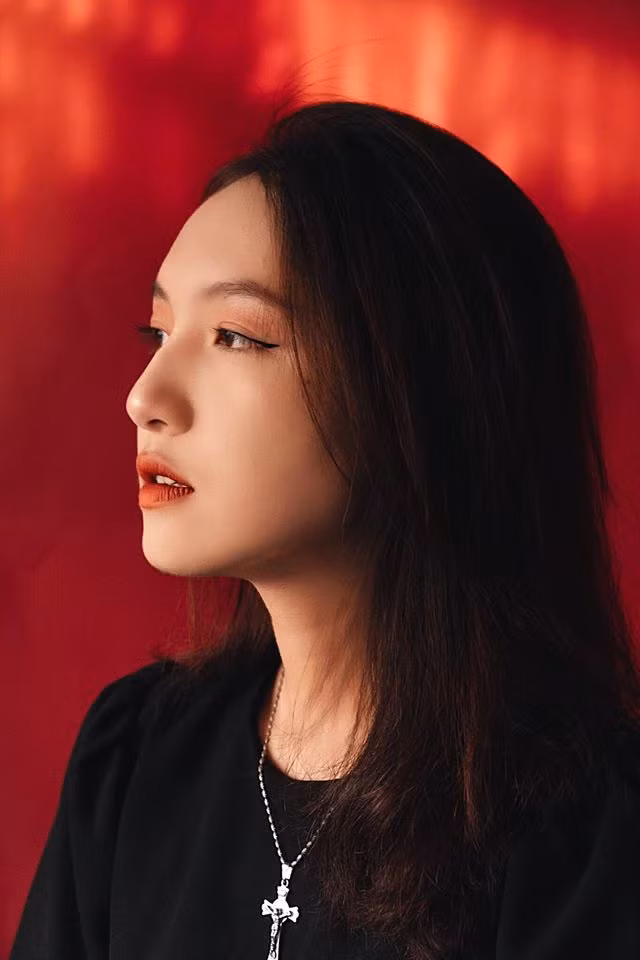 Chia sẻ về việc bất ngờ nổi tiếng trên mạng xã hội, hot girl 10X cho biết: "Thực sự lúc đầu mình thấy hình ảnh xuất hiện như vậy mình cũng bất ngờ lắm. Mình không nghĩ sẽ được nhiều người yêu mến đến như vậy". Được mọi người yêu mến, Thảo Lam cho biết cô nàng sẽ lấy đó làm động lực phấn đấu