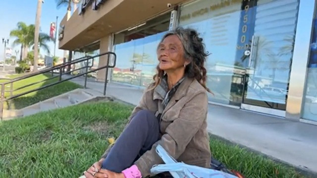 Dù gia đình đã đi tìm để đưa Kim Ngân về chăm sóc nhưng đều bị cự tuyệt vì không nhận ra ai.