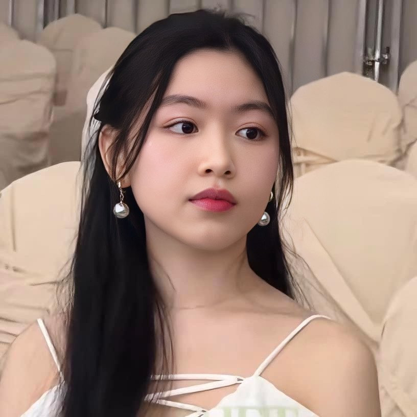 Xuất hiện trong một sự kiện gần đây, Thảo Linh hút camera ở mọi góc nhìn.