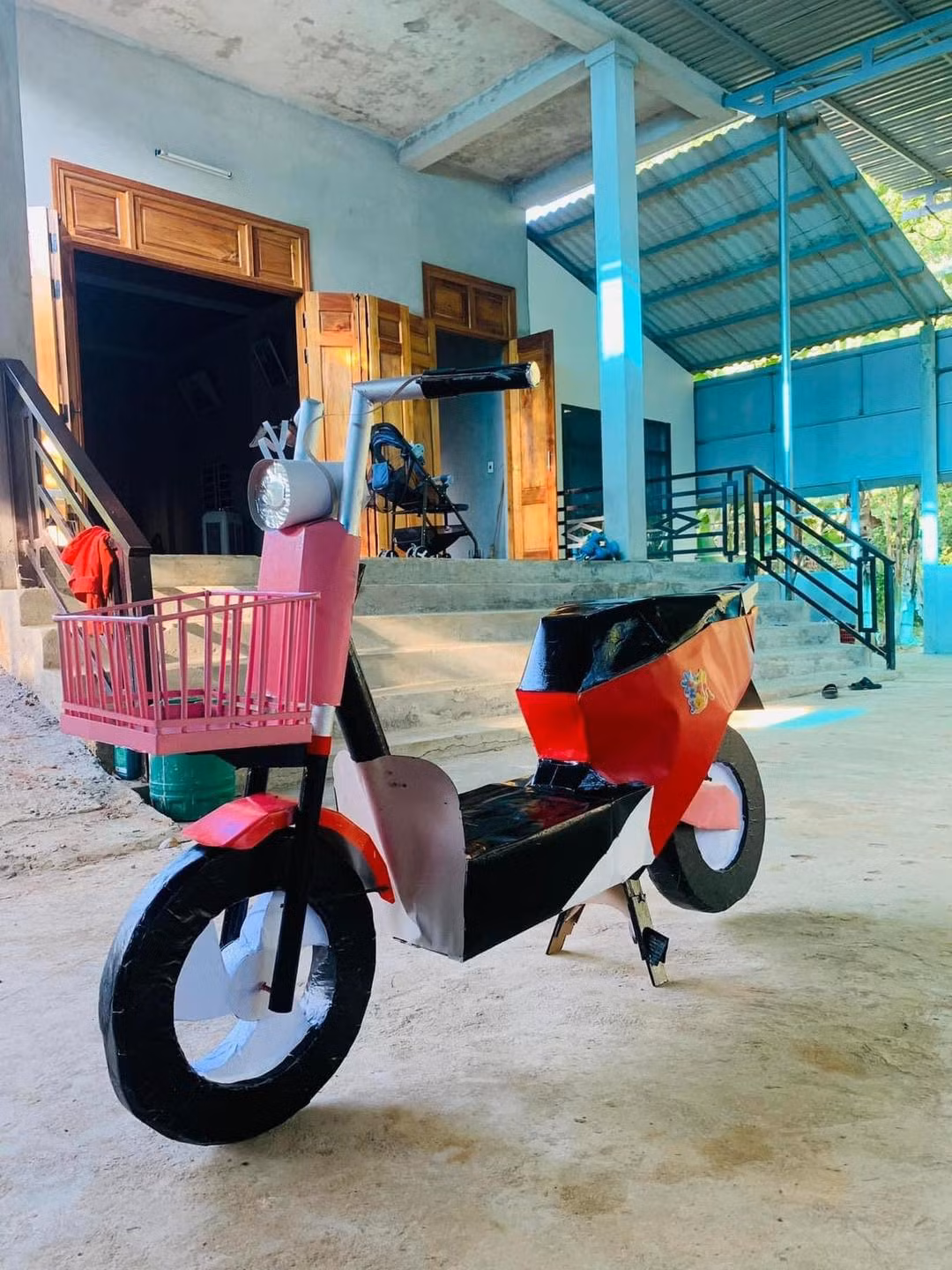 Nếu ngày xưa vàng mã chỉ là những thứ cơ bản như tiền vàng, thì bây giờ đồ mã đã cực kỳ phong phú.