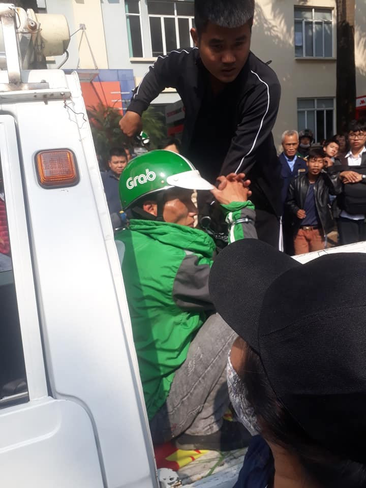 Be trom guong o to, xe om cong nghe nhan cai ket bam dap-Hinh-3