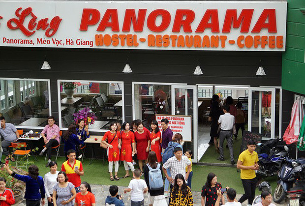 Sau hơn một tuần có quyết định tạm đình chỉ tổ hợp nhà hàng, khách sạn Mã Pì Lèng Panorama (Mèo Vạc, Hà Giang), nơi đây đang dần đông đúc, nhộn nhịp trở lại.