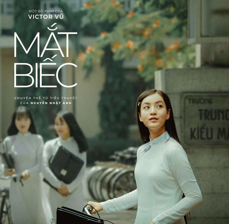 Sau khi "Mắt biếc" công chiếu, Nguyễn Lâm Thảo Tâm (vai Hồng) thu hút được sự chú ý của khán giả nhờ nhan sắc xinh đẹp, dịu dàng. Trước đó, hot girl 2K từng được biết đến khi đạt IELTS 8.5 ngay trong lần thi đầu tiên.