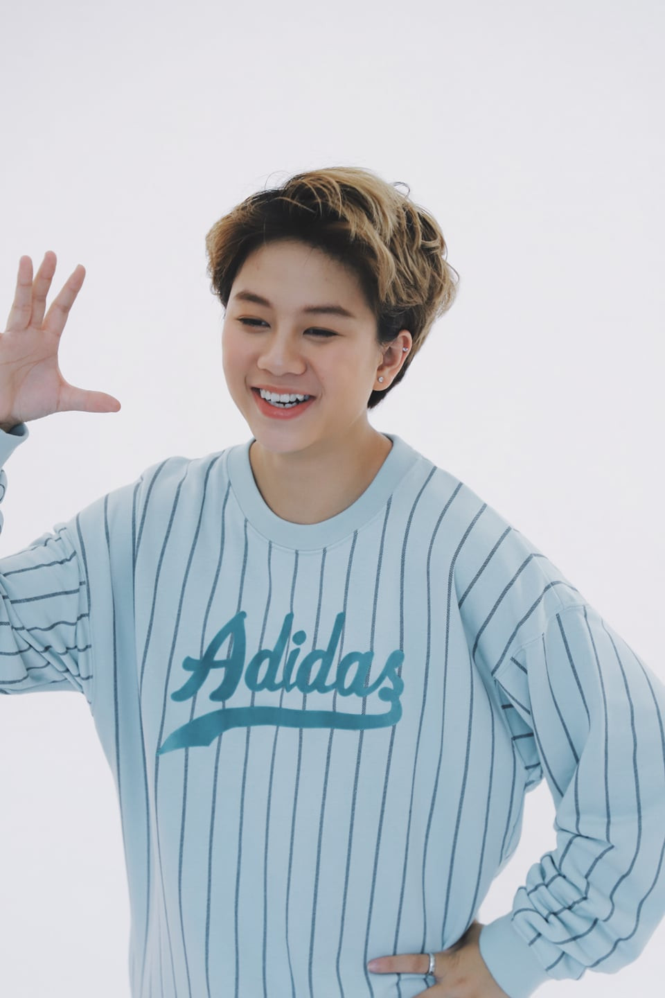 Sau vai diễn Ánh Dương trong bộ phim đình đám "Về nhà đi con", Bảo Hân từ một sinh viên vô danh của trường ĐH Sân khấu Điện ảnh Hà Nội bỗng vụt sáng thành ngôi sao. Cô nàng được đánh giá cao với lối diễn tự nhân, cá tính.