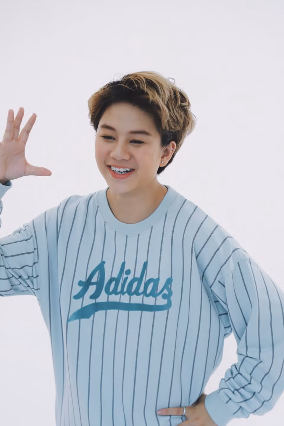 Sau vai diễn Ánh Dương trong bộ phim đình đám "Về nhà đi con", Bảo Hân từ một sinh viên vô danh của trường ĐH Sân khấu Điện ảnh Hà Nội bỗng vụt sáng thành ngôi sao. Cô nàng được đánh giá cao với lối diễn tự nhân, cá tính.