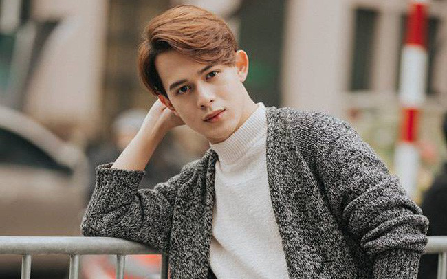 Là bạn diễn của Bảo Hân trong "Về nhà đi con", Quang Anh (vai Bảo) được chú ý nhờ tính cách hiền lành, nhút nhát và hay ngại ngùng, hoàn toàn trái ngược so cô bạn thân.