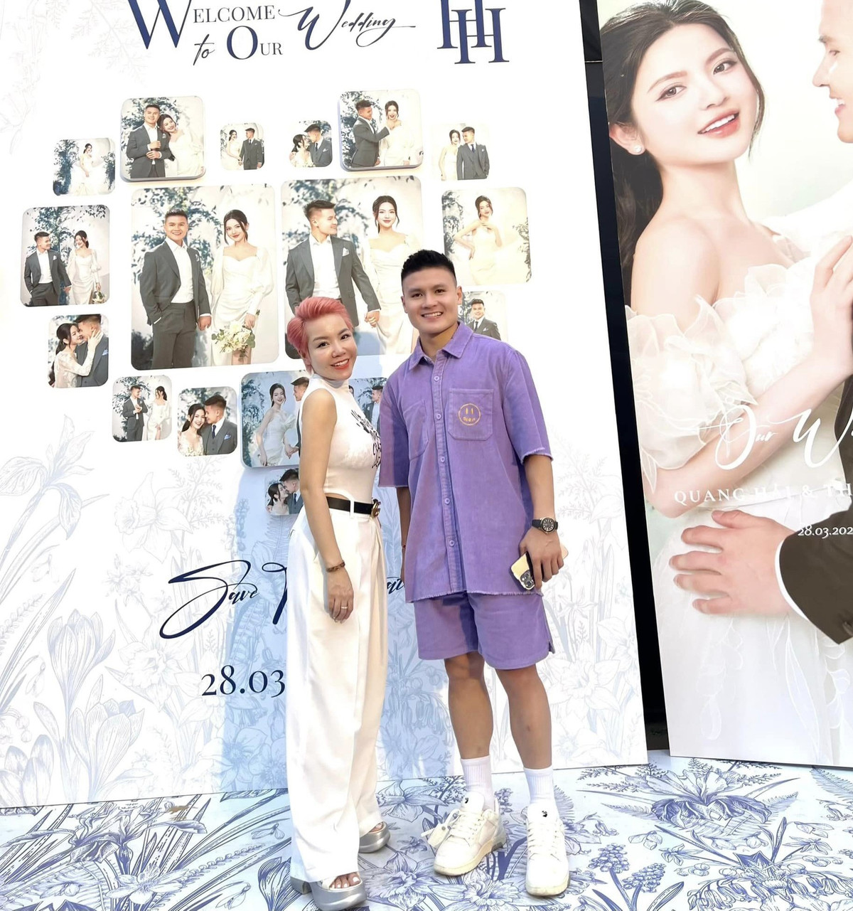 Tối ngày 26/3, nam cầu thủ vừa đồng hành cùng đội tuyển Việt Nam trong trận đối đầu với Indonesia trên sân Mỹ Đình. Nhiều người lo lắng rằng thất bại của trận bóng sẽ khiến nam cầu thủ không còn tâm trí cho lễ cưới chỉ diễn ra sau 2 ngày. Tuy nhiên Quang Hải đã xuất hiện với hình ảnh rạng rỡ, phần nào làm người hâm mộ an tâm.