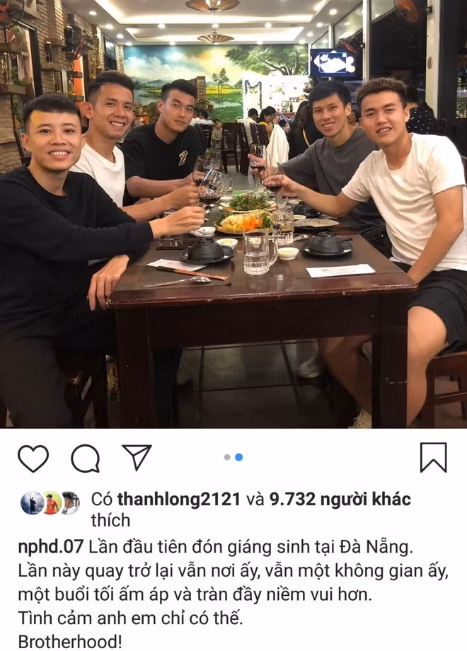 Hồng Duy có mặt tại Đà Nẵng nhân dịp Giáng sinh, anh có buổi đi chơi với các cầu thủ của CLB Hồng Lĩnh Hà Tĩnh. Tại đây đang diễn ra giải đá giao hữu trước thềm V-League 2020.