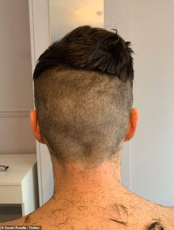 Nhiều thanh niên tự cắt tóc và kết quả khiến ai nhìn cũng hết hồn vì quá khiếp.