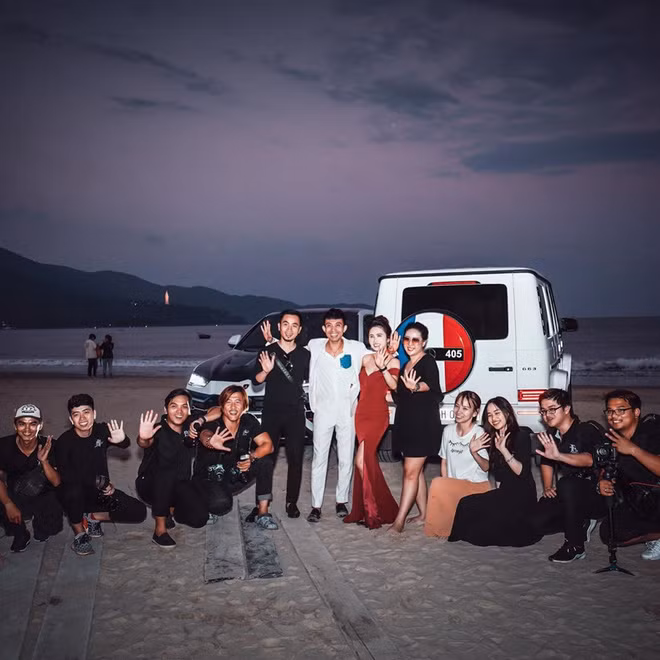 Thông qua bài đăng lần này, có lẽ Minh Nhựa đang ngầm khẳng định vợ chồng anh là người sống ảo rất có đầu tư và bài bản không kém gì ai.