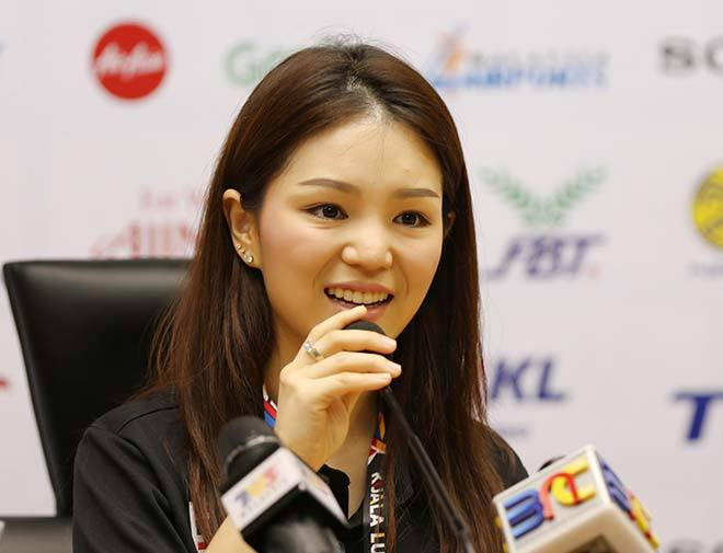 Trên mạng xã hội, bà Watanya Wongopasi có hơn 70 nghìn lượt người theo dõi. Cuộc sống thường ngày của "bông hồng U40" được nhiều người quan tâm.