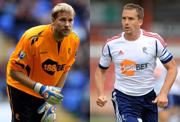 Jasskelainen và Kevin Davies đã có thời gian “chung lưng đấu cật” tại Bolton. Cặp đôi này đã chơi với nhau 288 trận tại Premier League. Ngoài đời thường họ cũng là những người bạn tốt của nhau.