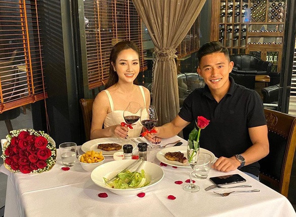 Mới đây, bạn trai cũ Yến Xuân là Phan Văn Biểu công khai bạn gái đúng dịp sinh nhật cô nàng. Bạn gái mới của anh là Nguyễn Thị Lan Anh (sinh năm 1996, Quảng Ninh).