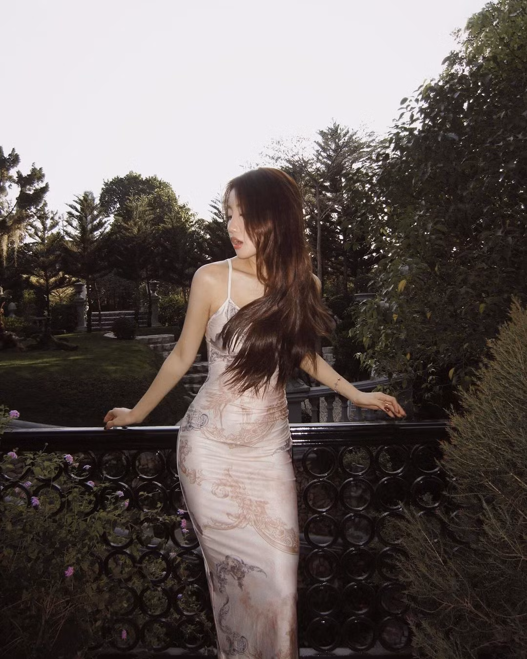 Sau một thời gian bước vào hôn nhân, cô cùng chồng vẫn thường có những khoảnh khắc ngọt ngào, dù chưa có em bé.