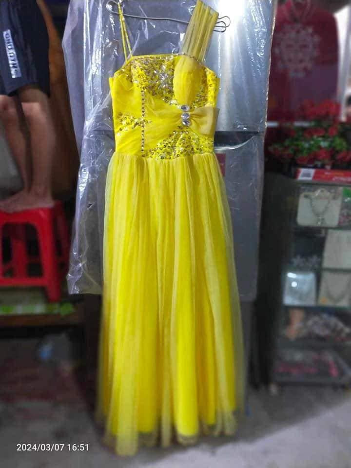 Lại thêm 1 mẫu thiết kế tông vàng khác