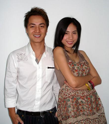 Có lẽ Cô bé mùa đông là một trong những bản nhạc teen-pop nổi tiếng và thịnh hành nhất. Nhạc sĩ trẻ Phạm Toàn Thắng chính là tác giả của bản pop-ballad nhẹ nhàng này. Cô bé mùa đông là một bản ballad ngọt ngào với ca từ mộc mạc, giản dị.