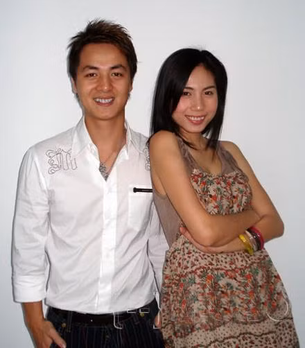 Có lẽ Cô bé mùa đông là một trong những bản nhạc teen-pop nổi tiếng và thịnh hành nhất. Nhạc sĩ trẻ Phạm Toàn Thắng chính là tác giả của bản pop-ballad nhẹ nhàng này. Cô bé mùa đông là một bản ballad ngọt ngào với ca từ mộc mạc, giản dị.