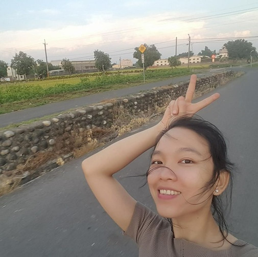 Thùy Dương thuộc tuýp người không hay "sống ảo" trên MXH. Nên những bức ảnh của cô nàng này thường xuyên không sử dụng phần mềm chỉnh ảnh.