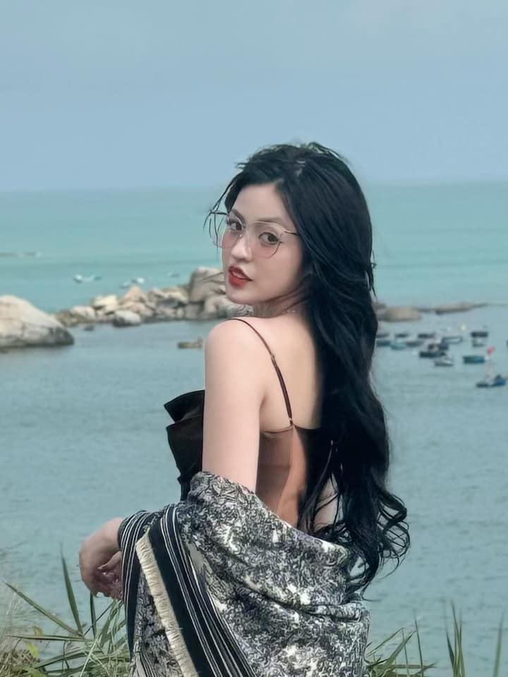 Hiện nay, video này vẫn đang thu hút lượng tương tác lớn và trở thành tâm điểm bàn tán xôn xao của CĐM.