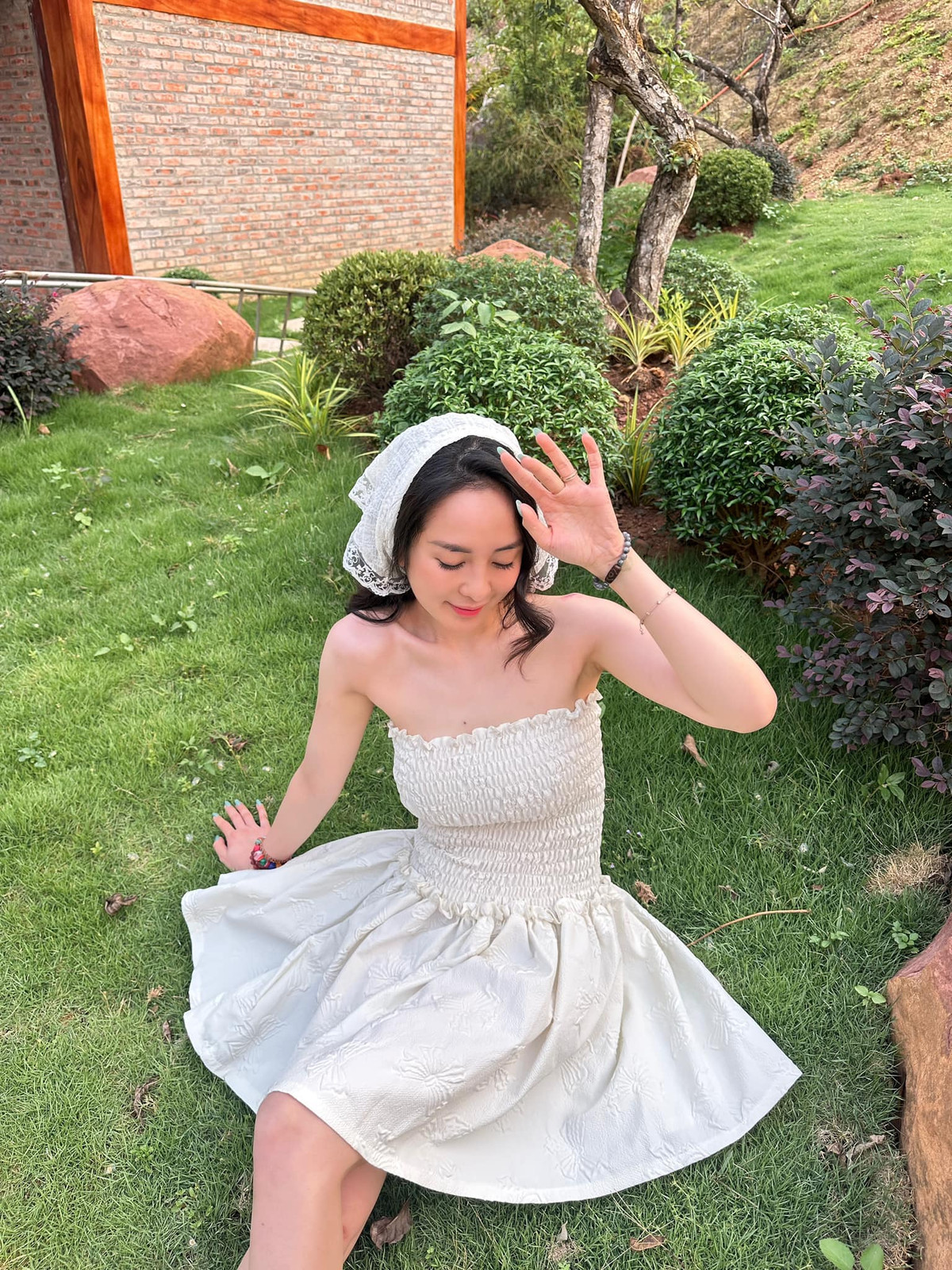 Cô nàng theo đuổi phong cách nữ tính.