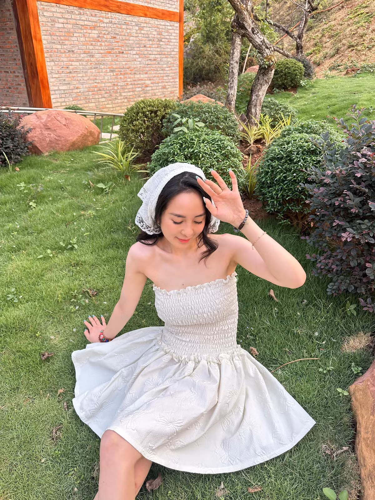 Cô nàng theo đuổi phong cách nữ tính.