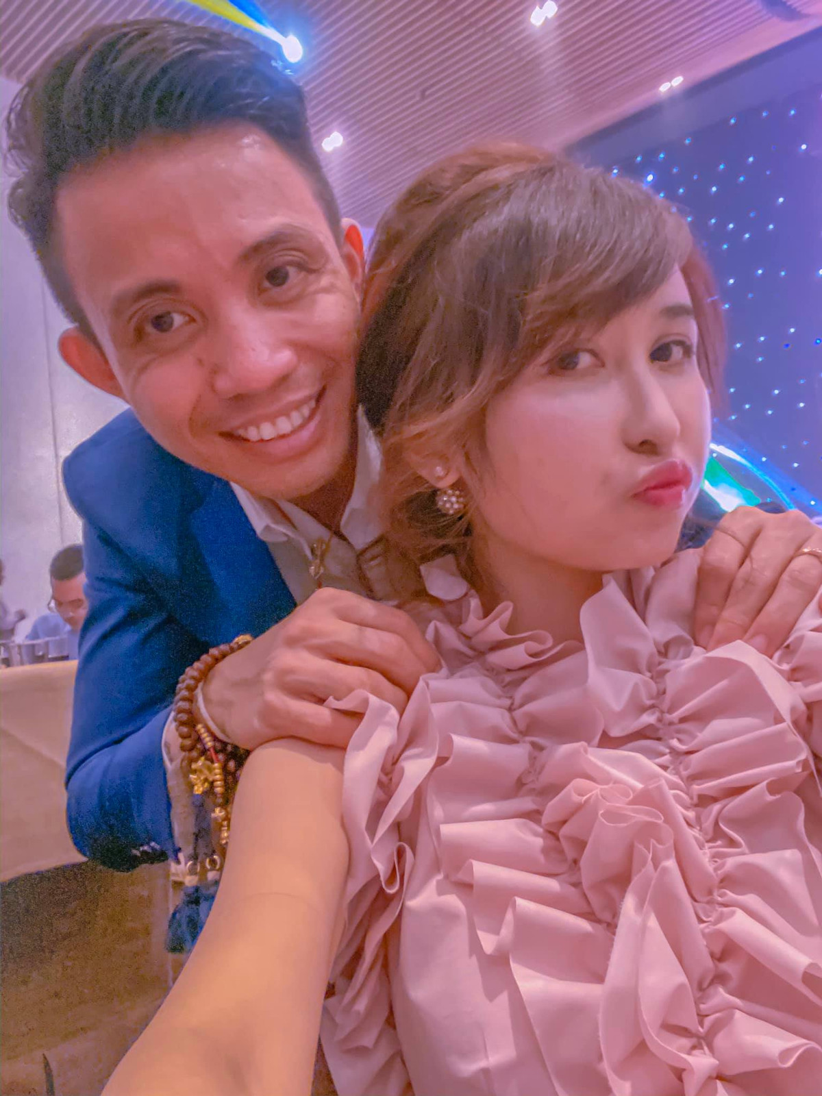 Dù không hoạt động nghệ thuật thế nhưng Mina Phạm vẫn được cộng đồng mạng chú ý đến qua những lầ bị tố "sống ảo", lấy ảnh của người khác về photoshop thành hình của mình.