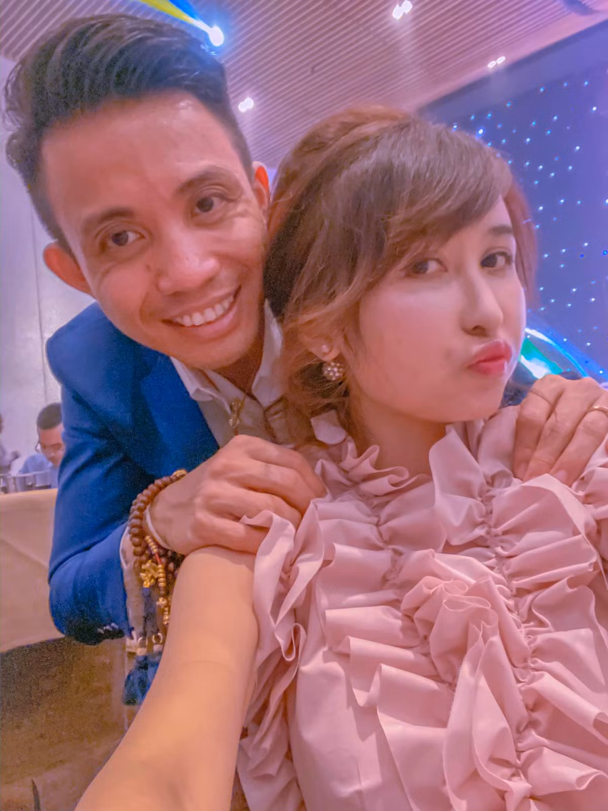 Dù không hoạt động nghệ thuật thế nhưng Mina Phạm vẫn được cộng đồng mạng chú ý đến qua những lầ bị tố "sống ảo", lấy ảnh của người khác về photoshop thành hình của mình.