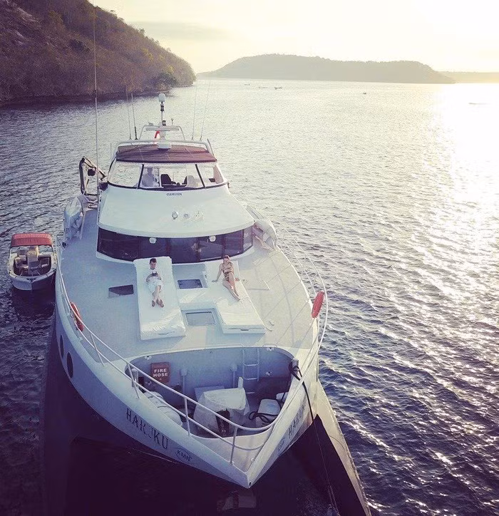 Tham gia chuyến đi không thể thiếu ông xã đại gia của cựu hot girl, doanh nhân Quang Huy.