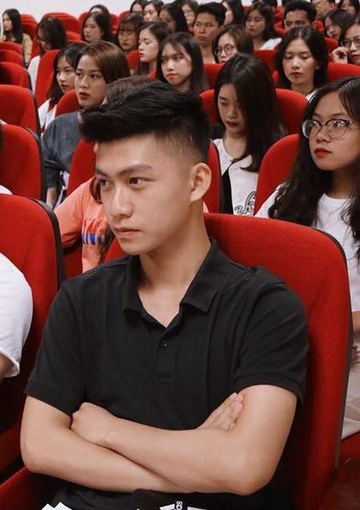 Có tính cách vui vẻ, hoà đồng, tốt bụng cùng vẻ ngoài điển trai thế nhưng Đức Huy vẫn còn độc thân.