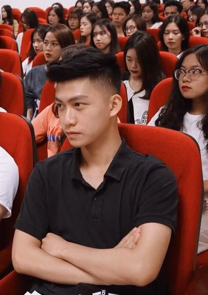 Có tính cách vui vẻ, hoà đồng, tốt bụng cùng vẻ ngoài điển trai thế nhưng Đức Huy vẫn còn độc thân.