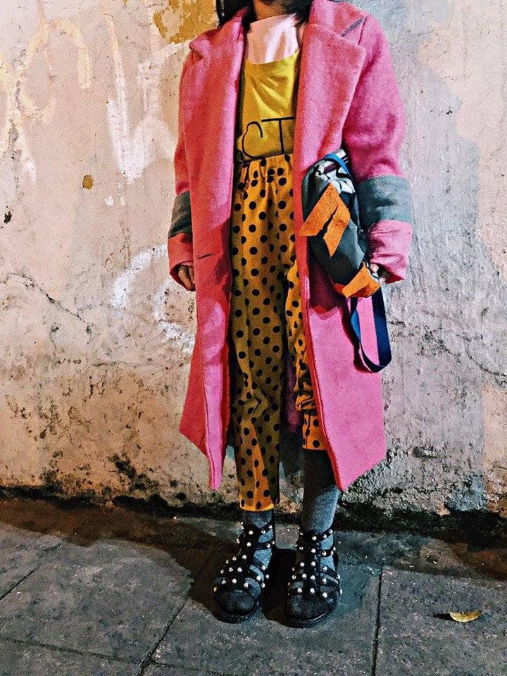 Hoàng Anh trước đây đã khiến CĐM phải trầm trồ vì dù chỉ là cô bé vô gia cư với hoàn cảnh gia đình khó khăn, nhưng em lại có khả năng phối đồ bắt mắt khiến ai nhìn cũng phải nể phục.