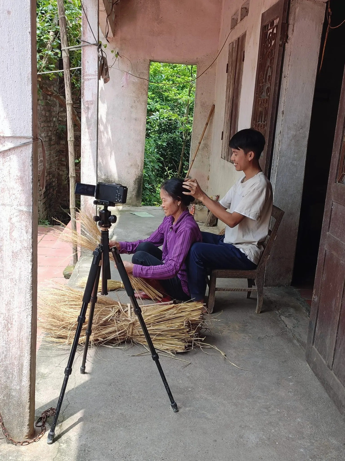 Để có được ngày hôm nay, Hùng đã phải cố gắng trong suốt 8 năm trời.