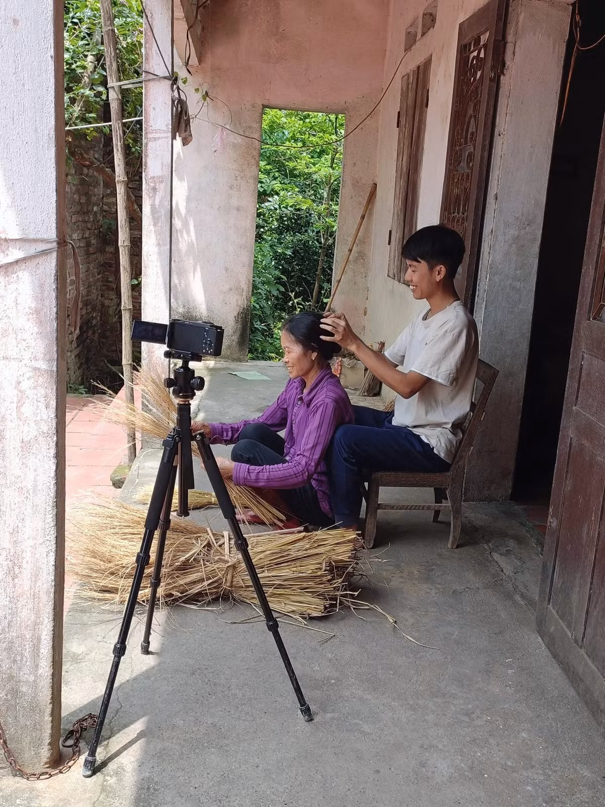 Để có được ngày hôm nay, Hùng đã phải cố gắng trong suốt 8 năm trời.