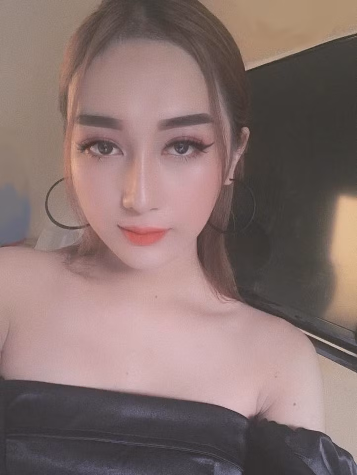 Cũng chính mẹ Kim là người ở bên chăm sóc, động viên tinh thần khi 9x Sài thành trải qua những ngày tháng đau đớn, mệt mỏi nhất.