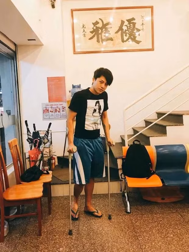 Harry Lu từng bị tai nạn nghiêm trọng vào năm 2017, phải can thiệp phẫu thuật 20 lần.