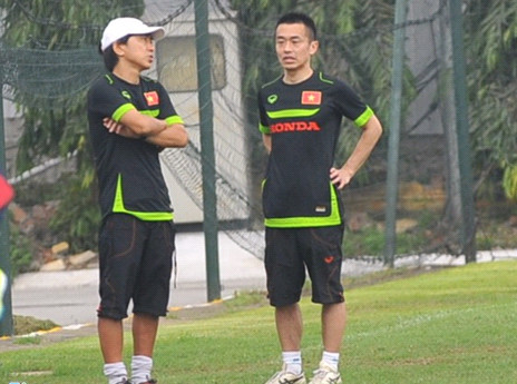 Càu thủ U23 VN dòng loạt chán thuong, ong Miura càu viẹn