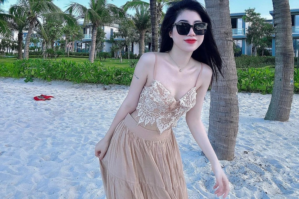 Nhờ chăm chỉ tập luyện, Nguyễn Nụ có được thân hình mảnh mai, vòng eo "con kiến".