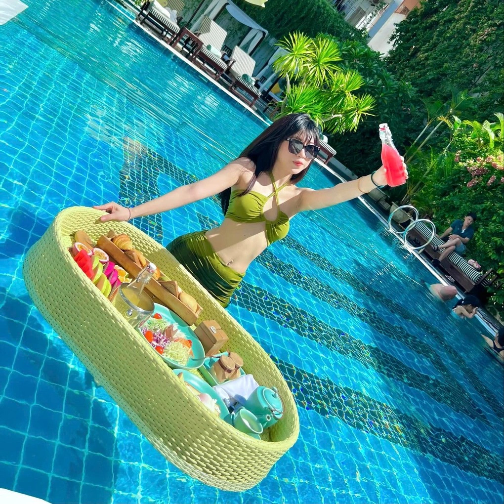 Nguyễn Nụ cũng thường đăng tải khoảnh khắc đời thường lên trang cá nhân.