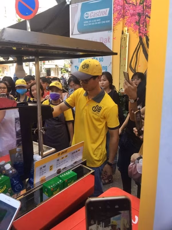 Mặc dù là "hoa đã có chủ" nhưng Công Phượng vẫn thu hút sự quan tâm từ fan nữ.