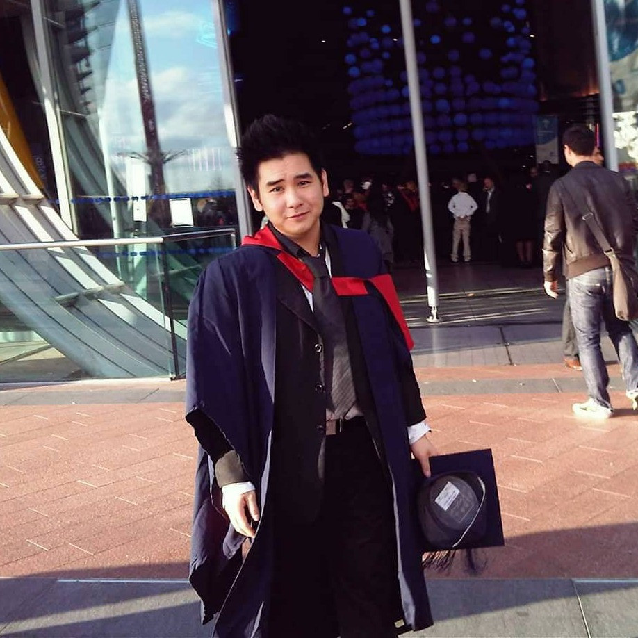 Nhiều người đã rất ngạc nhiên trước hình ảnh mới này của Xeme, bởi trước đó hình ảnh của anh chàng xây dựng khá lãng tử.