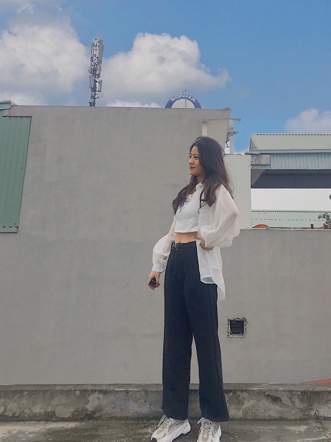 Từ khi chương trình lên sóng, chỉ sau một buổi tối, cô bạn nhận được hàng nghìn lời mời kết bạn và nhắn tin tại trang cá nhân.