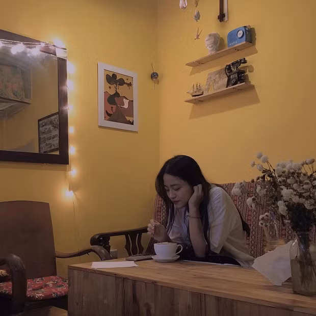 Ở ngoài đời, Phương Mai có phong cách ăn mặc rất cá tính, phù hợp với lứa tuổi.