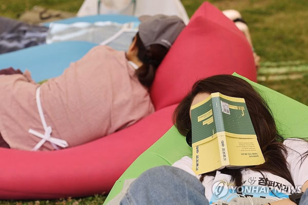 Thông thường, nhịp tim của con người khi ngủ sẽ giảm 20-30% so với bình thường. Chính vì vậy, ban tổ chức cuộc thi "ngủ ngon" sẽ so sánh nhịp tim trước và trong khi ngủ để chọn người chiến thắng.