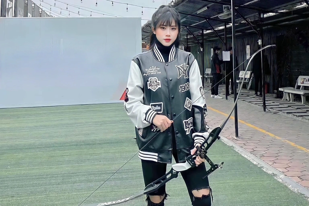 Ngoài ra, cô cũng đam mê nhiều bộ môn thể thao khác như bắn cung thể thao...