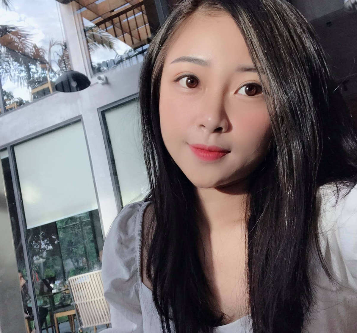 Vợ Văn Đức tên là Võ Nhật Linh (SN 1997), vốn là hot girl nổi tiếng tại Nghệ An, cô nàng được biết đến với biệt danh "hot girl mầm non" bởi một số khoảnh khắc chụp cùng học trò trong kỳ thực tập.