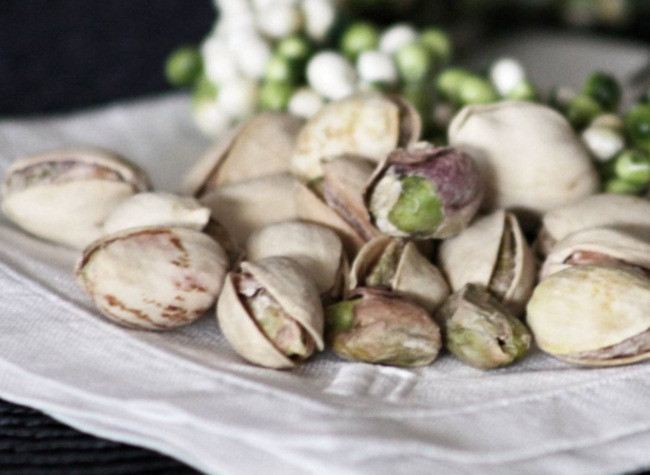 Hạt dẻ cười chứa nhiều chất béo lành mạnh, cung cấp nguồn chất đạm và chất xơ khi ăn. Ngoài ra, chúng chứa các chất chống oxy hóa tốt cho sức khỏe.