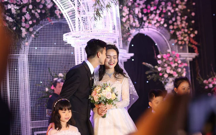 So thich dac biet, it ai ngo toi cua cau thu Duy Manh vua ket hon-Hinh-2