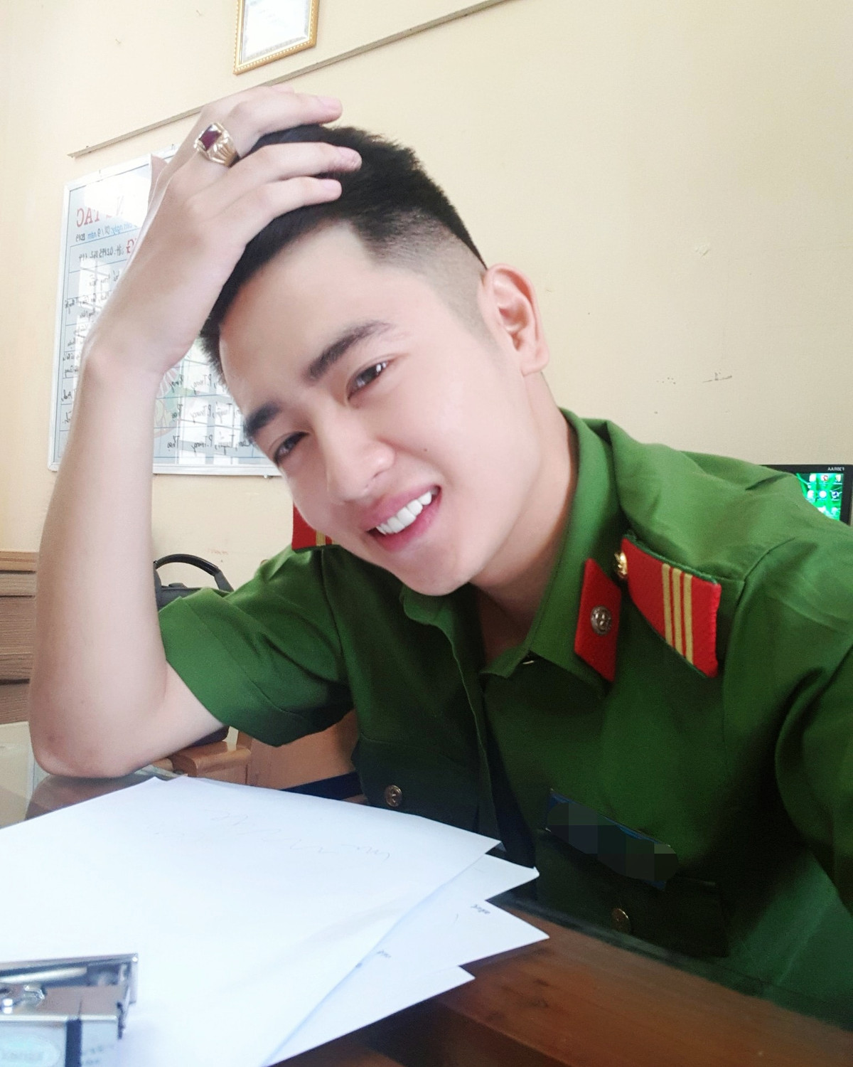 Chưa hài lòng với bản thân, Trung cho biết sẽ tiếp tục tìm hiểu và học hỏi để biết chơi thêm nhiều loại nhạc cụ khác nữa.